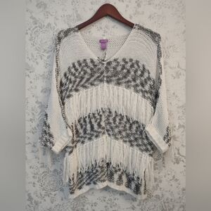 Olivia M. Boho Fringe Knit Sweater | Gray & White Print | Size Large
